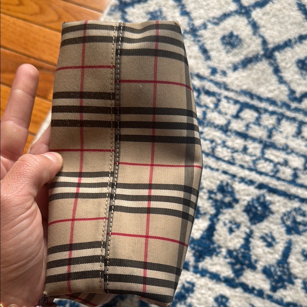 Burberry - Picture 8 of 14